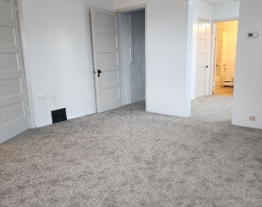 425 Colorado Ave 4 - Photo Thumbnail 2