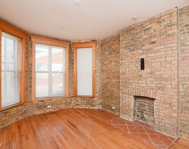 2053 W. Fullerton, Unit 4 - Photo Thumbnail 5