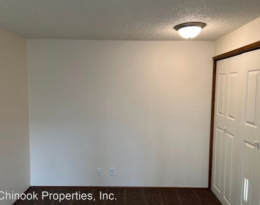 4570 Liberty St - Photo Thumbnail 14