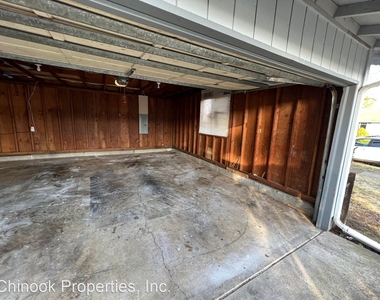 4570 Liberty St - Photo Thumbnail 11