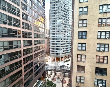 East 55 Street - Photo Thumbnail 14