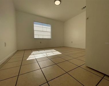 10407 N Jasmine Avenue - Photo Thumbnail 14