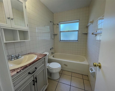 10407 N Jasmine Avenue - Photo Thumbnail 17