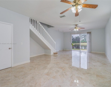 2245 Salerno Cir - Photo Thumbnail 8