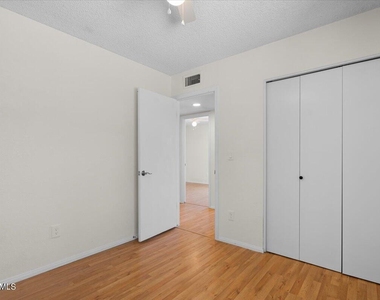 13834 N 57th Place - Photo Thumbnail 30