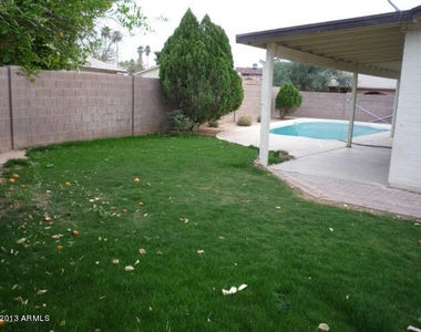 2217 S Las Flores -- - Photo Thumbnail 9