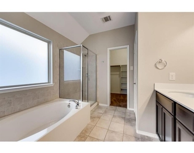 1109 Lake Forest Trail - Photo Thumbnail 10