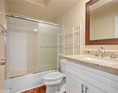 5799 Laguna Way - Photo Thumbnail 7