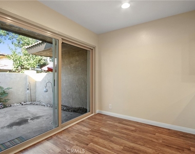 5799 Laguna Way - Photo Thumbnail 1