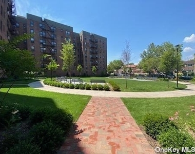 149-05 79 Avenue - Photo Thumbnail 7