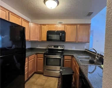 9325 W Desert Inn Road - Photo Thumbnail 22