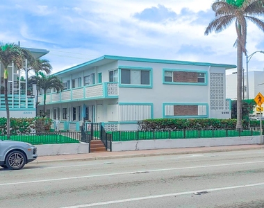 6498 Collins Ave - Photo Thumbnail 17