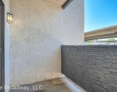 945 W Broadway Road - Photo Thumbnail 11