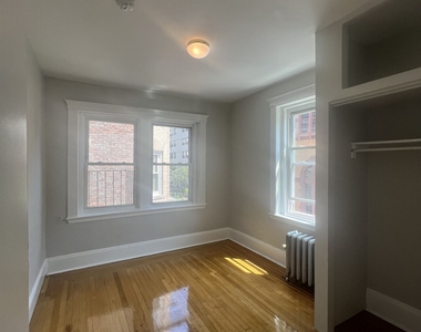 Hemenway St Apt 14 - Photo Thumbnail 15