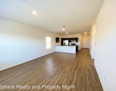 938 Circle Way Unit 3h - Photo Thumbnail 4