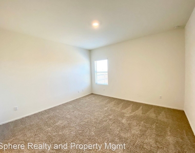 938 Circle Way Unit 3h - Photo Thumbnail 6