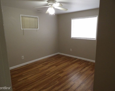 5486 Mira Loma Circle - Photo Thumbnail 23