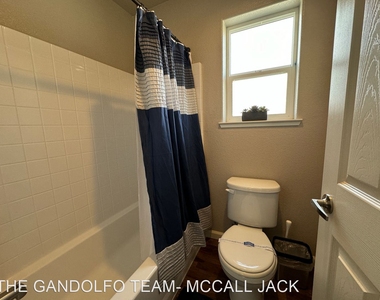 3678 Hollywood Park Dr. - Photo Thumbnail 3