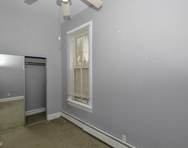 1441 W. Warner, Unit 5 - Photo Thumbnail 12