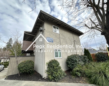 1025 35th Ave - Photo Thumbnail 11