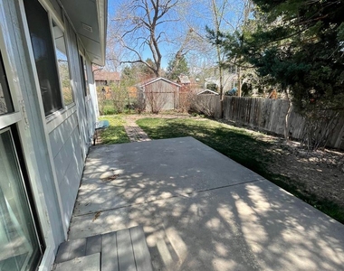 3012 Eastborough Drive - Photo Thumbnail 18