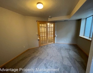 1112 White Oak Court - Photo Thumbnail 24