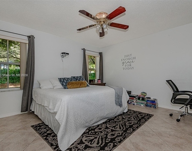 1641 Zenith Way - Photo Thumbnail 14