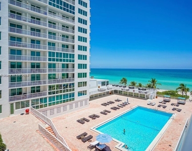 5401 Collins Ave - Photo Thumbnail 49