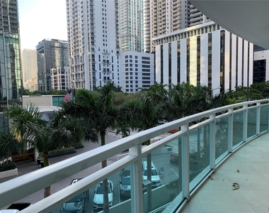 951 Brickell Ave - Photo Thumbnail 3