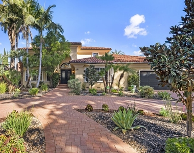 13929 Chandler Blvd - Photo Thumbnail 0