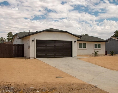 10400 Rodeo Circle - Photo Thumbnail 1