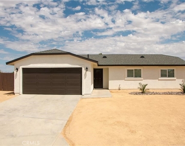 10400 Rodeo Circle - Photo Thumbnail 2