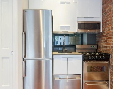 15 West 103rd Street - Photo Thumbnail 1