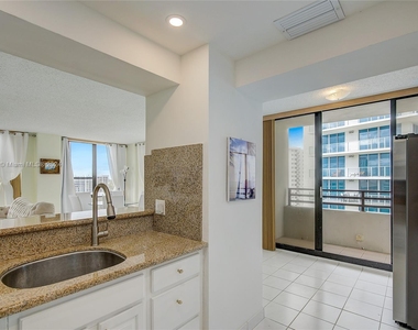 3505 S Ocean Dr - Photo Thumbnail 9