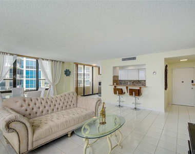 3505 S Ocean Dr - Photo Thumbnail 6