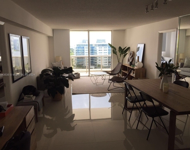 6039 Collins Ave - Photo Thumbnail 6