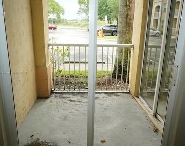 4435 Sw 160th Ave - Photo Thumbnail 6