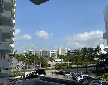 3725 S Ocean Dr - Photo Thumbnail 12