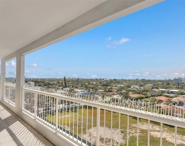 9341 Collins Ave - Photo Thumbnail 7