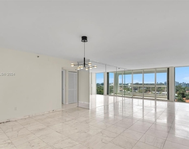 9341 Collins Ave - Photo Thumbnail 5