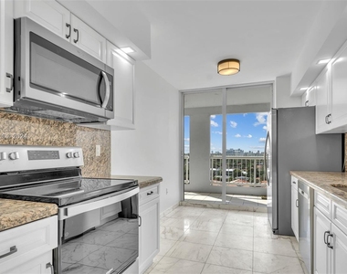 9341 Collins Ave - Photo Thumbnail 35