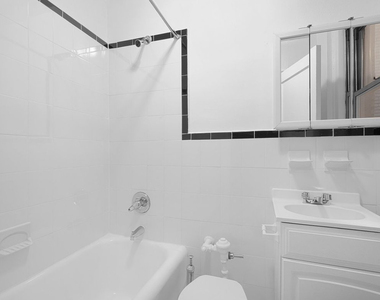 208 West 23rd Street - Photo Thumbnail 3