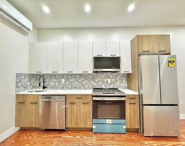 1611 Hancock Street - Photo Thumbnail 10