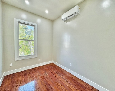 1611 Hancock Street - Photo Thumbnail 9