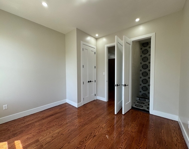 1611 Hancock Street - Photo Thumbnail 1