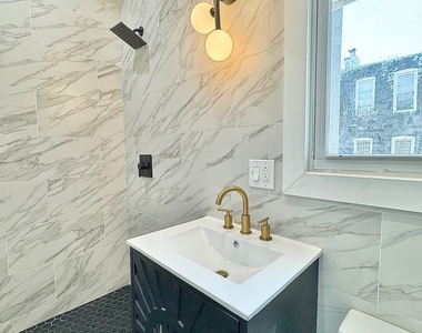 1611 Hancock Street - Photo Thumbnail 7