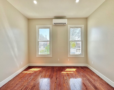 1611 Hancock Street - Photo Thumbnail 2