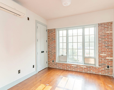 31 Brooklyn Avenue - Photo Thumbnail 5