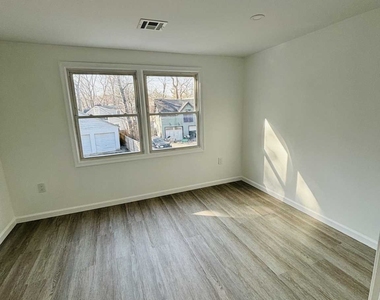 274 Tenafly Road - Photo Thumbnail 13