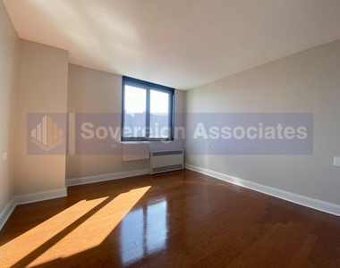 3333 Broadway - Photo Thumbnail 4